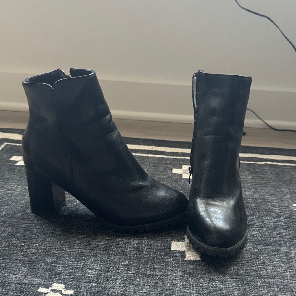 SHEIN Black Heeled Boots